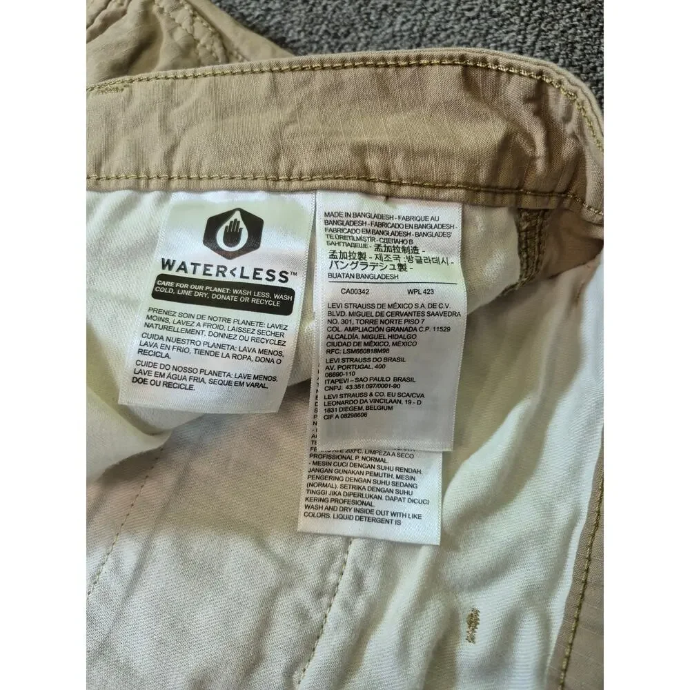 Levi Strauss Men's Khaki Cargo Shorts Size 36 Tan Utility Casual Outdoor
